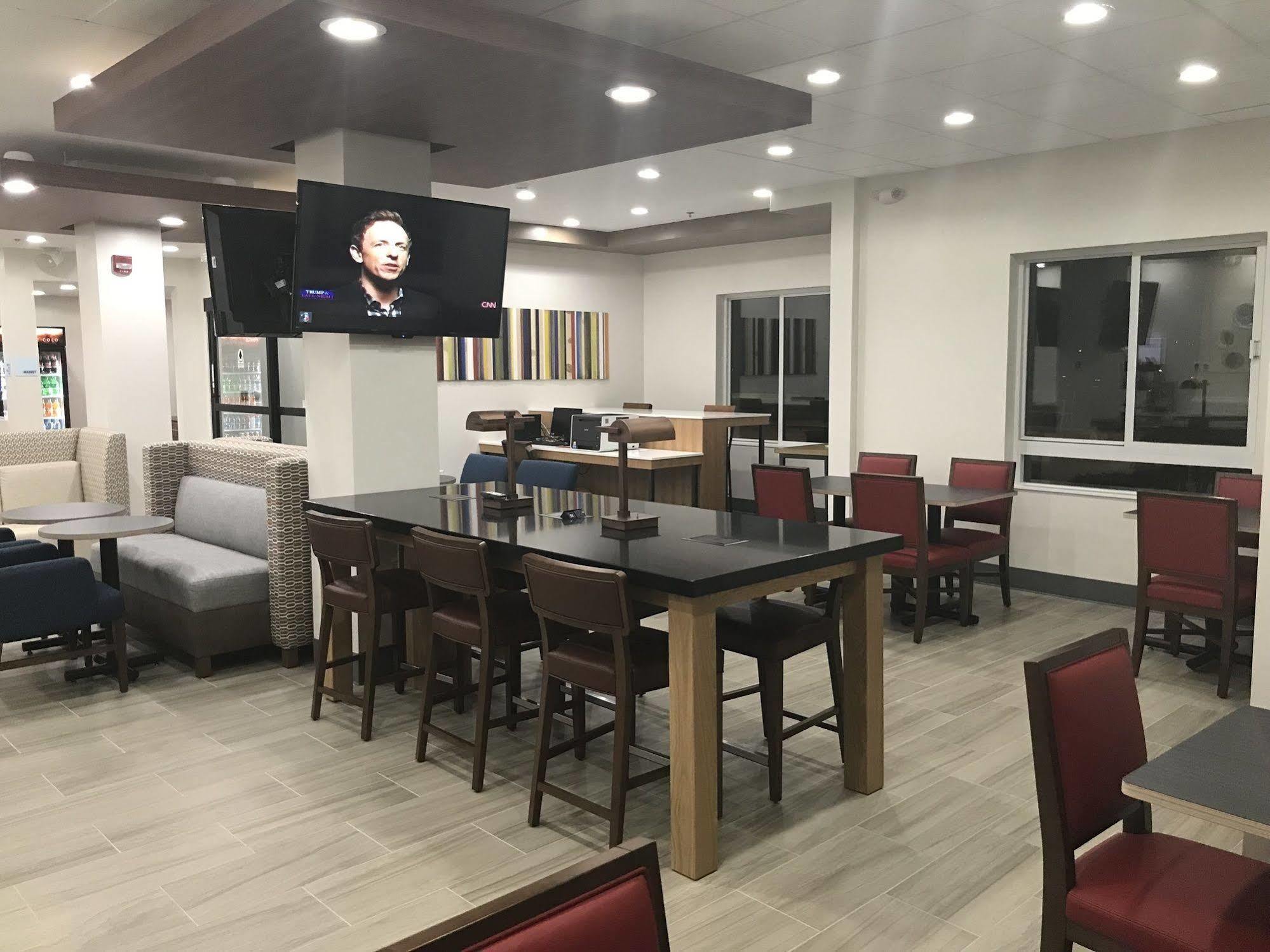 Holiday Inn Express Hotel & Suites Canton By Ihg Exteriér fotografie